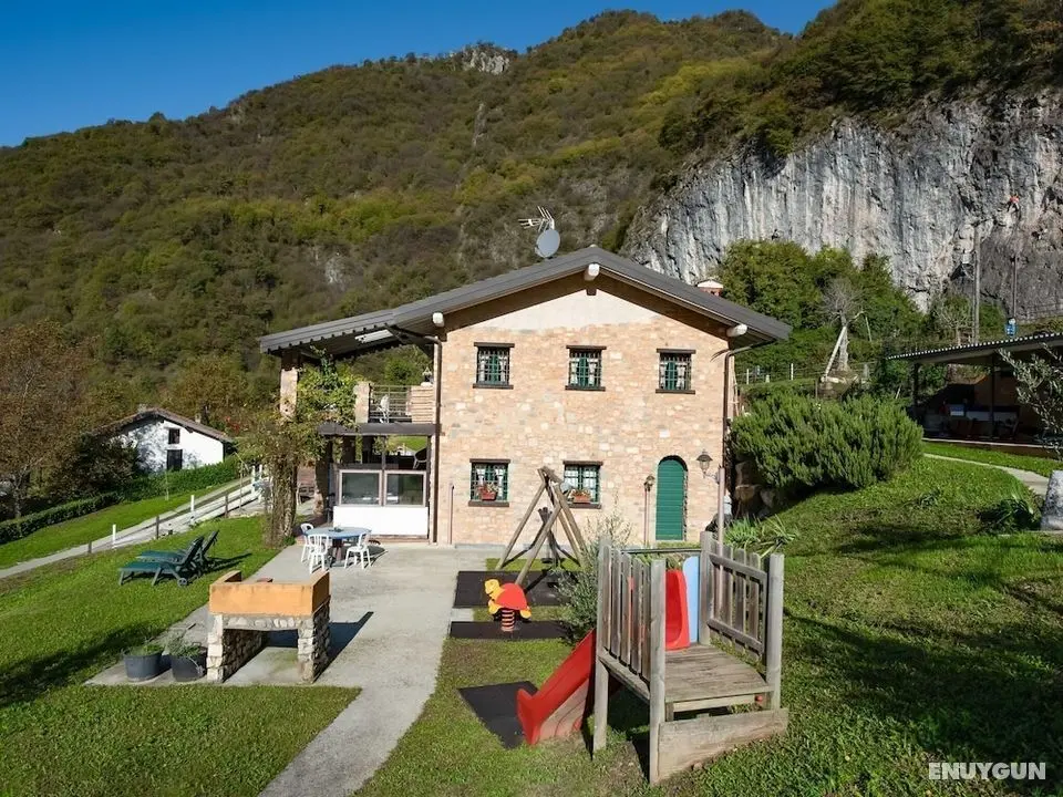 Lake View Chalet in Lombardy With Swimming Pool - Öne Çıkan Resim