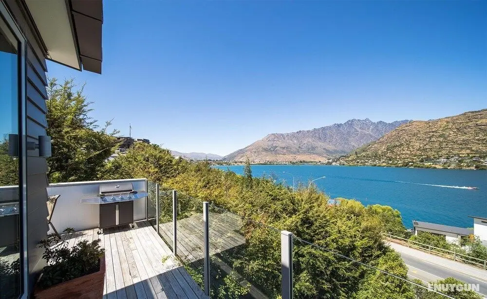 Lake View Greenstone Luxe Apartment - Oda Manzaraları