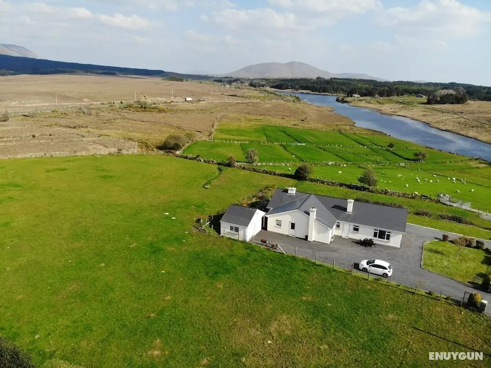 Lake View House, Recess - Öne Çıkan Resim