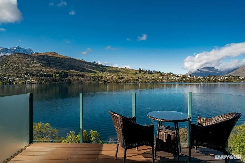 LAKEFRONT LIVING AT REMARKABLES - WEST - Oda Düzeni