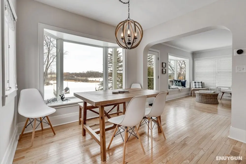 Lakefront Retreat - Öne Çıkan Resim