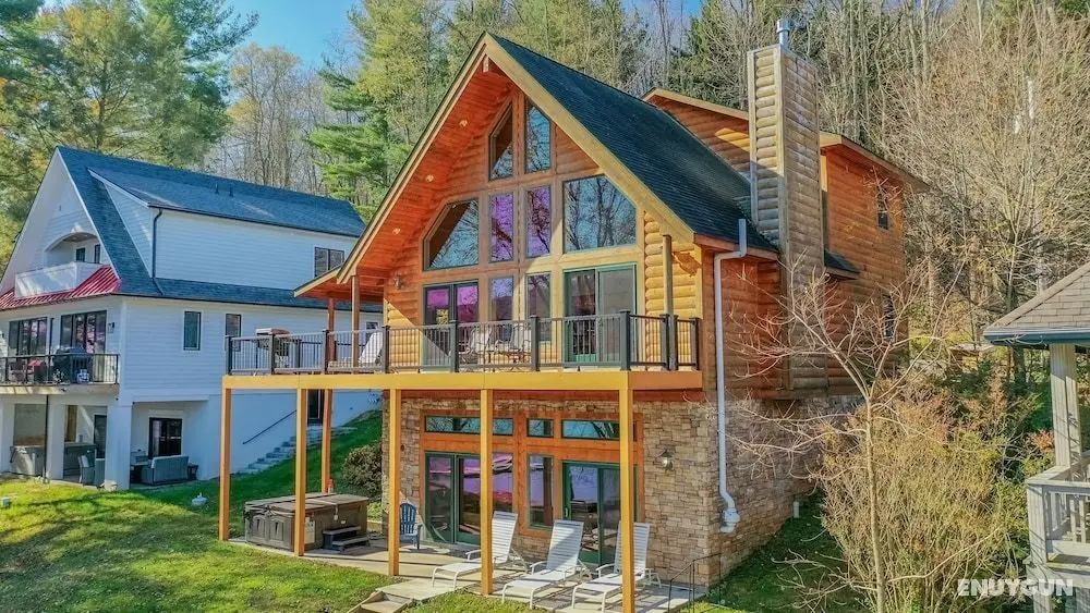 Lakeside Lodge - Öne Çıkan Resim