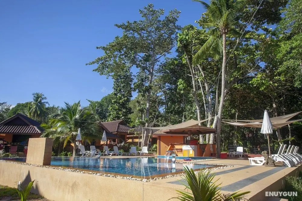 Lanta Pearl Beach Resort - Havuz