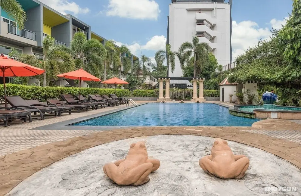 Lantana Pattaya Hotel & Resort - Havuz