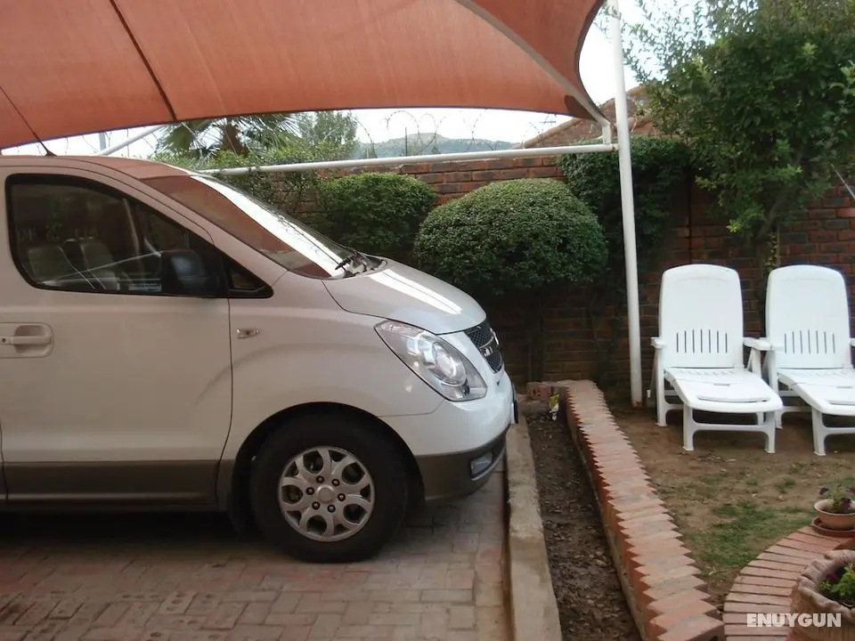 Lapeng Home Away from Home - Otopark
