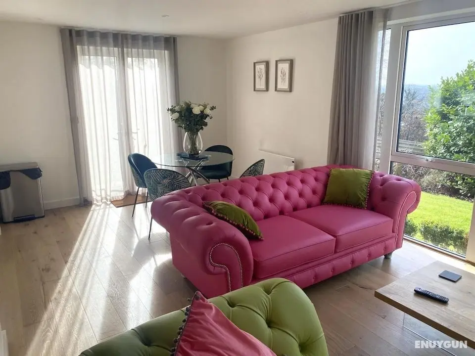 Large Garden 2 Bed Apartment With Private Parking in Bath City - Oda