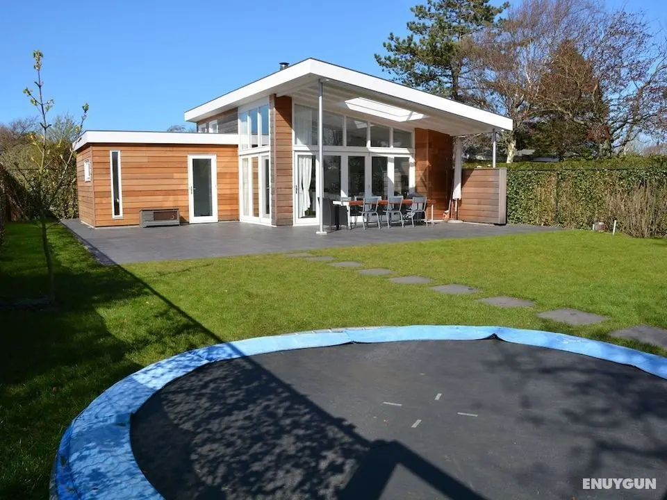 Large Holiday Home in Noordwijk Directly Behind the Dunes - Öne Çıkan Resim