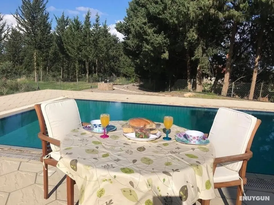 Large Luxury Villa With Private Pool in Lapta Kyrenia - Öne Çıkan Resim