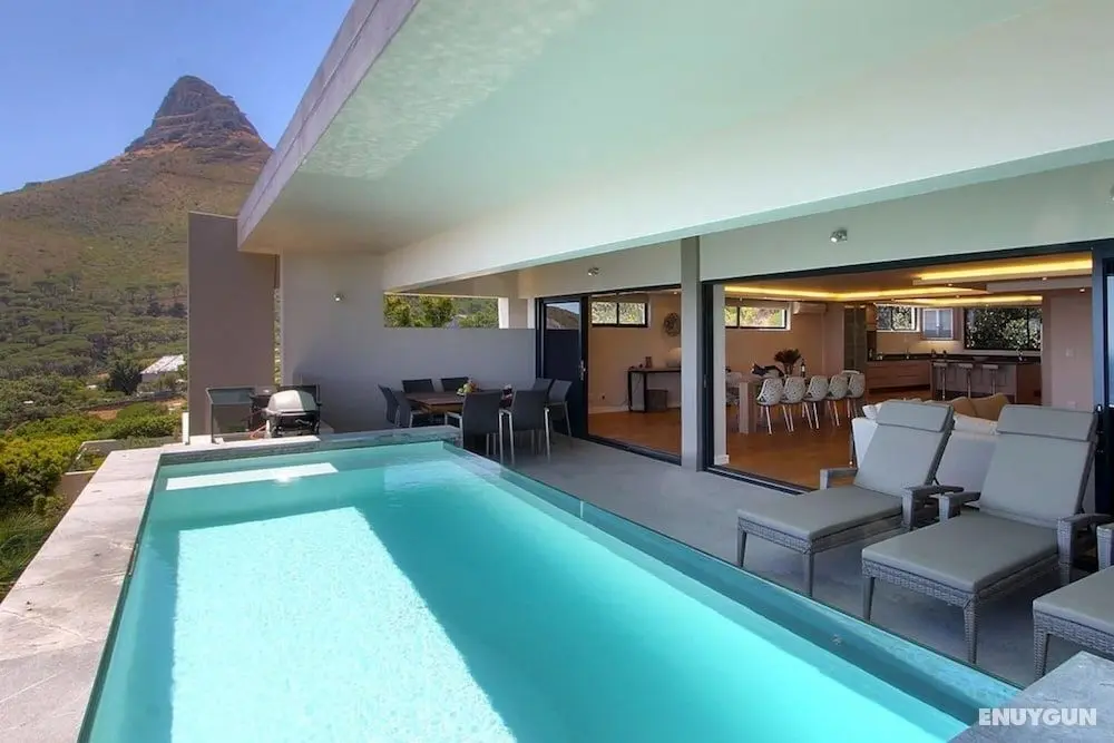 Large Three Bedroom Holiday Apartment in Camps Bay With Private Pool Casablanca - Öne Çıkan Resim