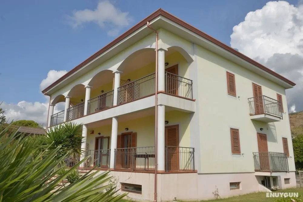 Larus Hotel - Öne Çıkan Resim