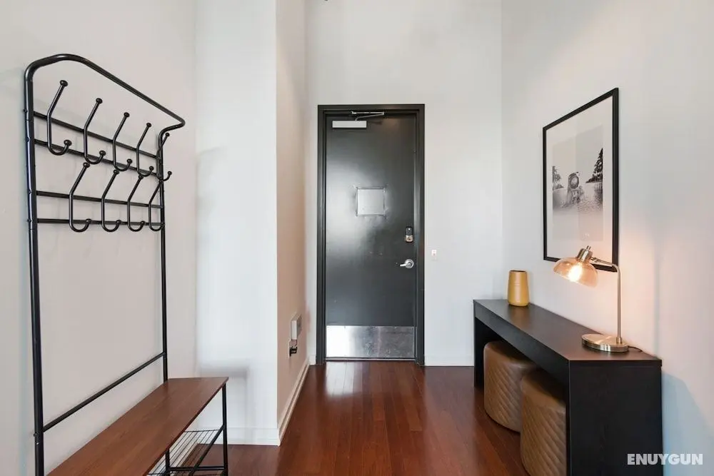 Las Olas Loft Unit Two by Sextant - Lobi