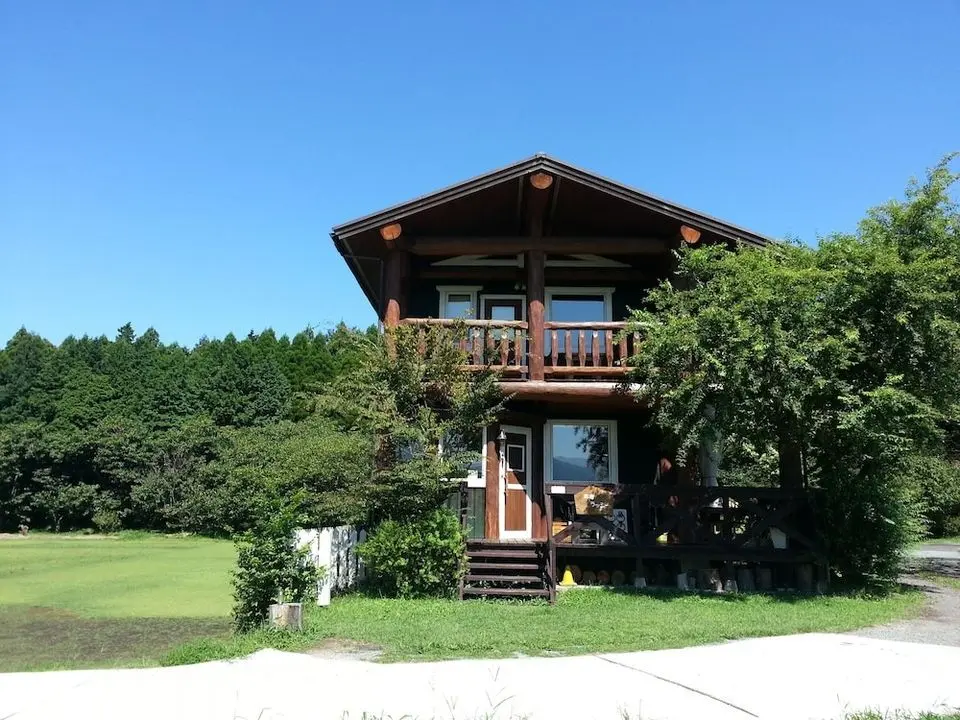 Lassy Condominium - Öne Çıkan Resim