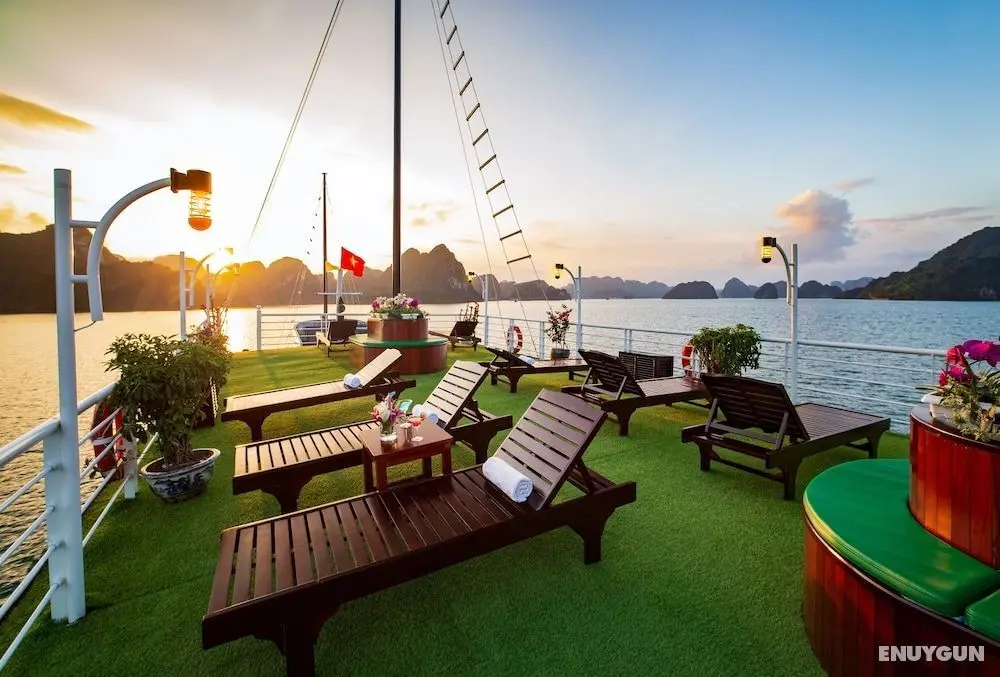 Lavender Elegance Cruise - Dış Mekanlar
