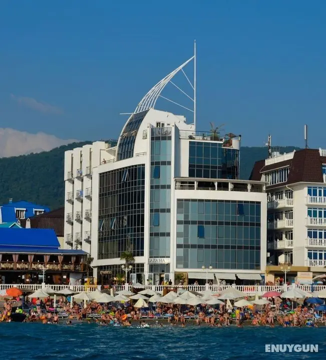 Laza Hall - Öne Çıkan Resim