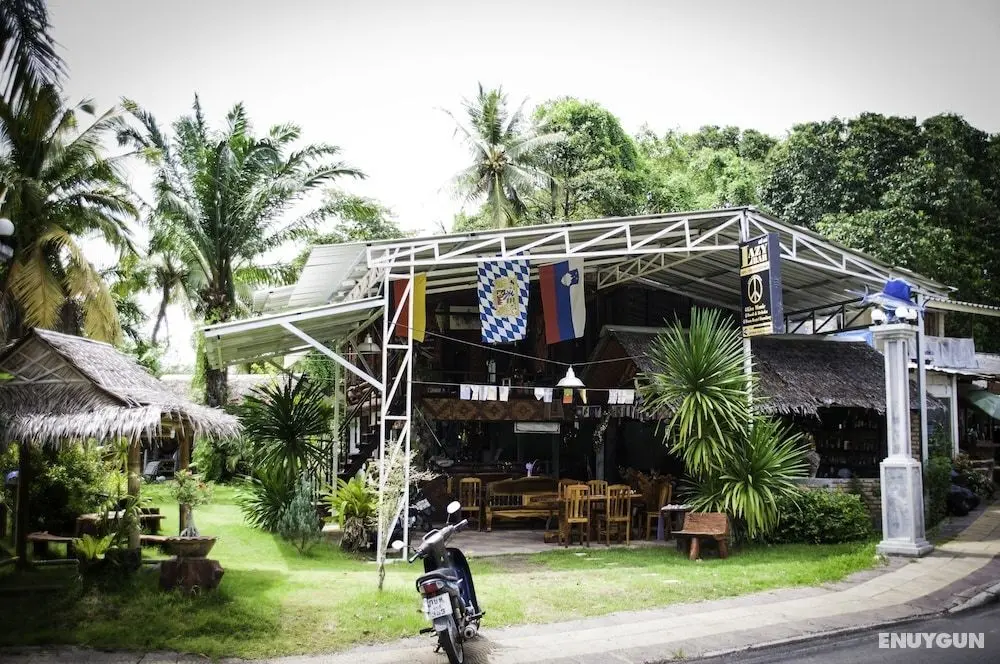 The Lazy Bar And Guesthouse - Dış Mekan