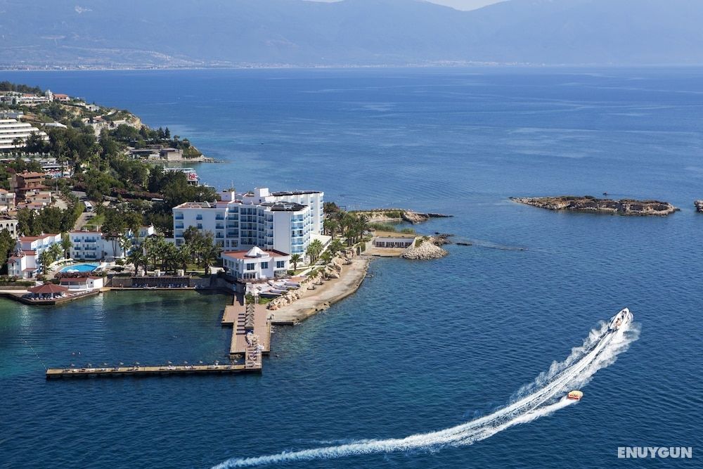 Le Bleu Hotel & Resort