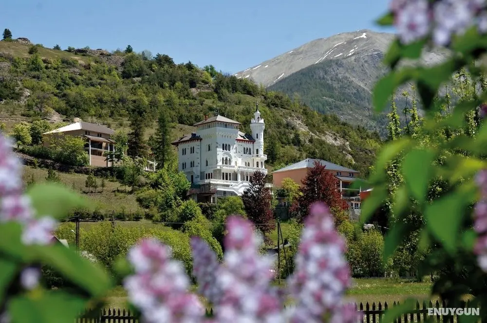 Le Château des Magnans - Öne Çıkan Resim
