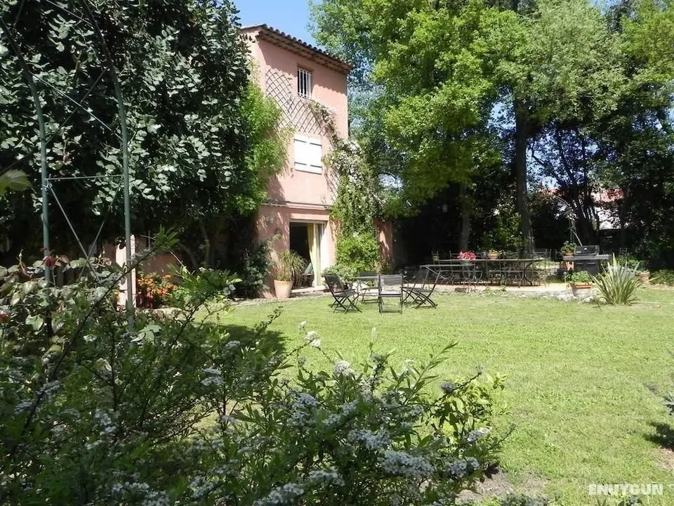 Le Clos Des Vignes - Öne Çıkan Resim