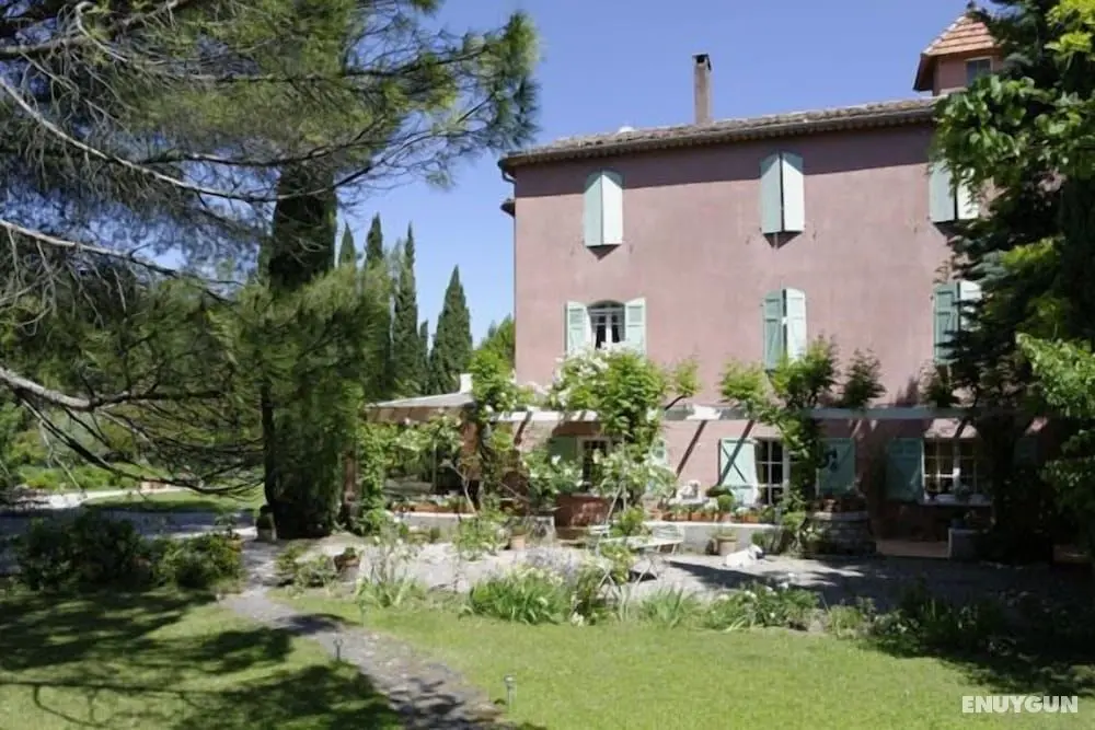 Le Domaine de Saint Véran - Dış Mekanlar