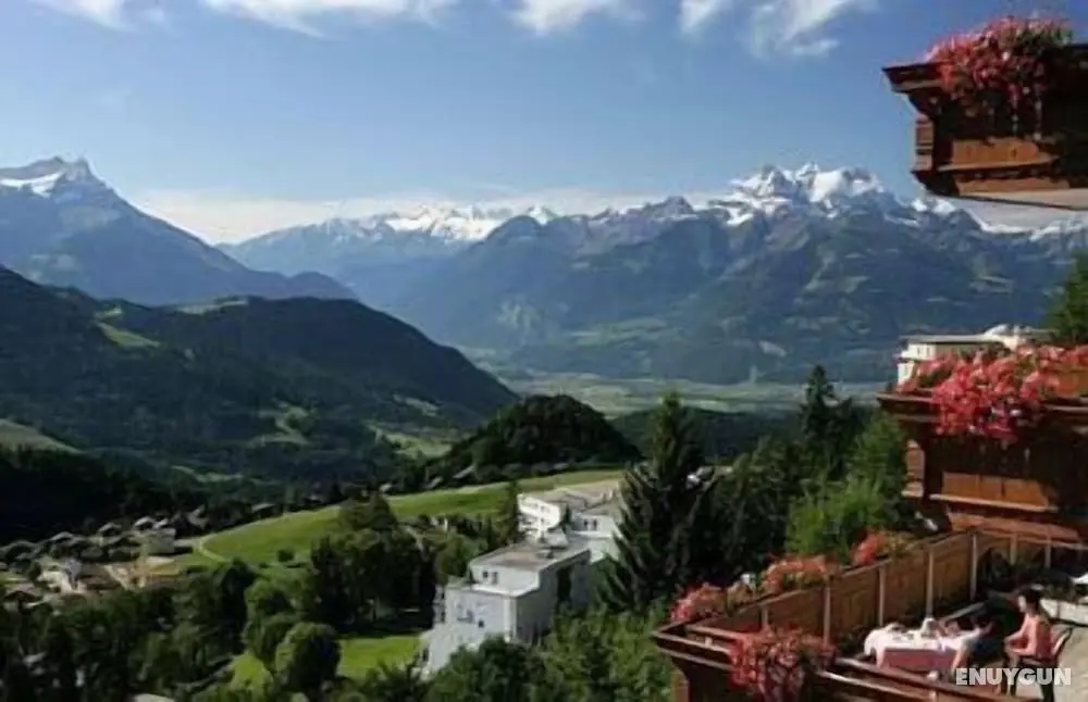 Hotel le Grand Chalet - Oda Manzaraları