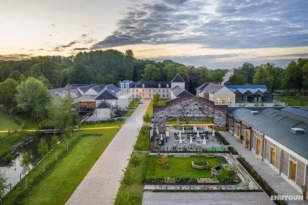 Le Grand Pavillon Chantilly - Öne Çıkan Resim