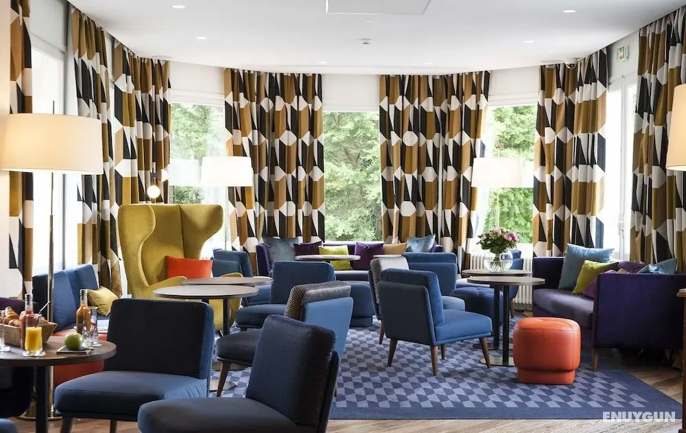 Le Manoir Hotel - Lobi