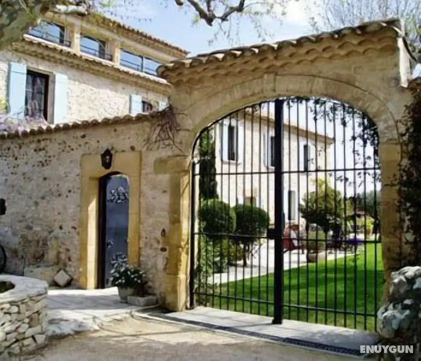 Le Mas de la Treille Bed & Breakfast - Dış Mekan
