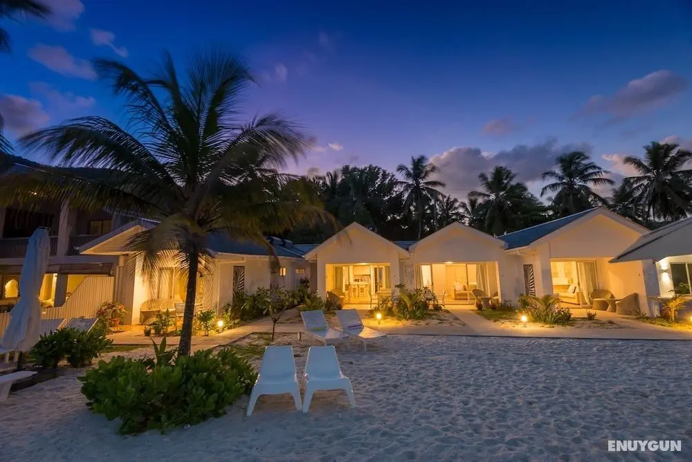 Le Nautique Luxury Beachfront Apartments - Plaj