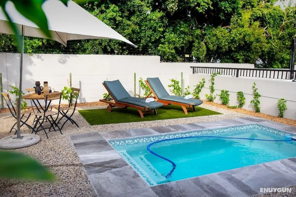 Le Petit Manoir Franschhoek - Havuz