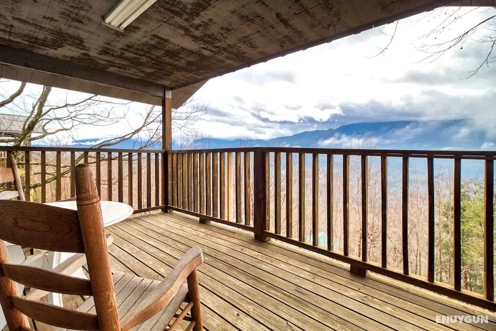 Leconte View 2 by Jackson Mountain Homes - Öne Çıkan Resim
