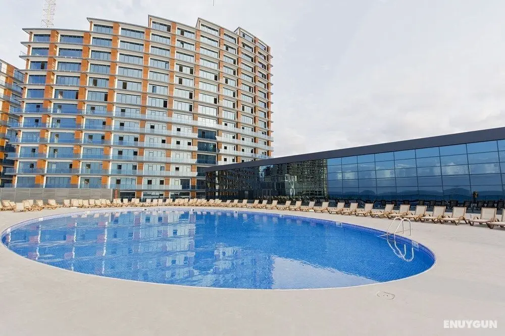 Legend Business Hotel Batumi - Havuz