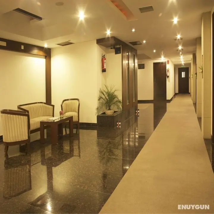 Hotel Legend Sarovar Portico, Baddi - Lobi