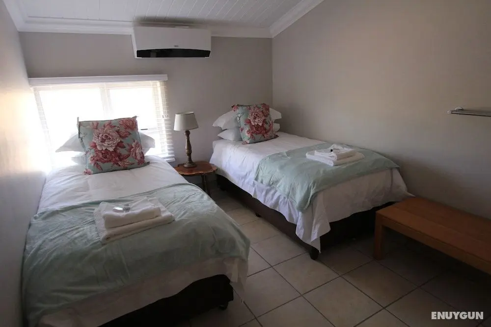 Leipoldt Accommodation - Oda
