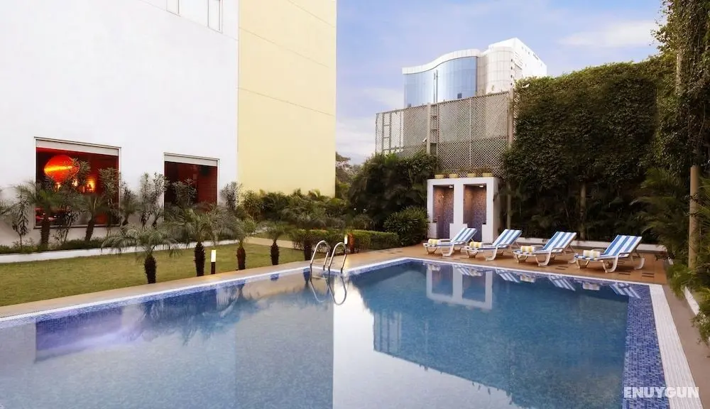 Lemon Tree Hotel Chennai - Havuz
