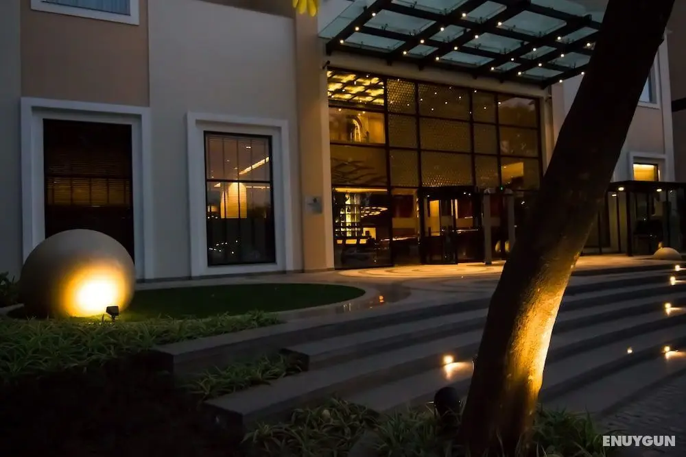 Lemon Tree Premier City Center Gurugram - Dış Mekan