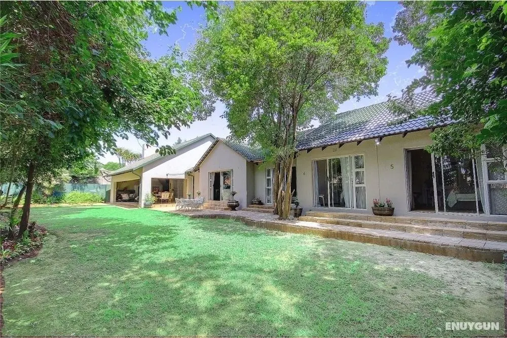Lenox Lodge Guesthouse - Dış Mekan