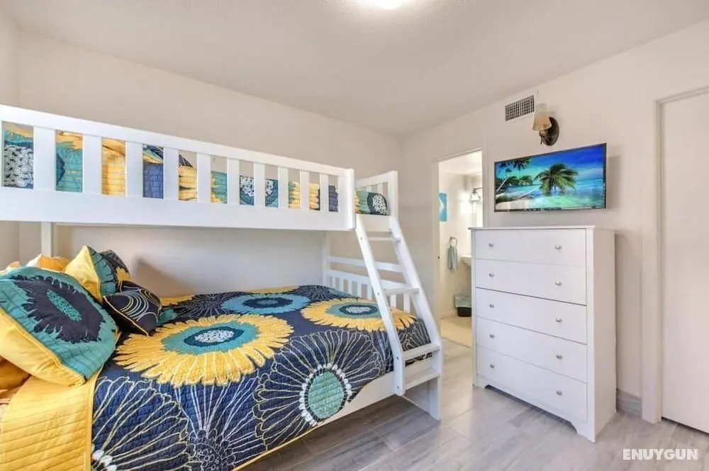 Leonardo Arms Condo on the Beach - Oda