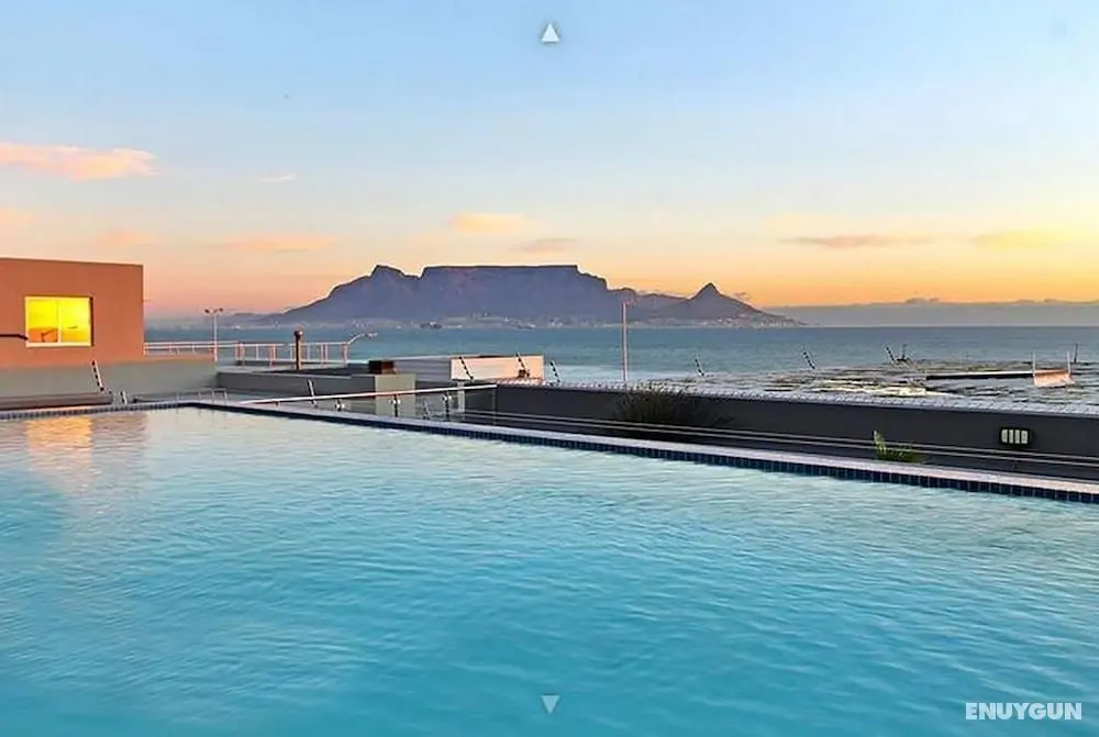 LG8 Infinity Apartments - Havuz