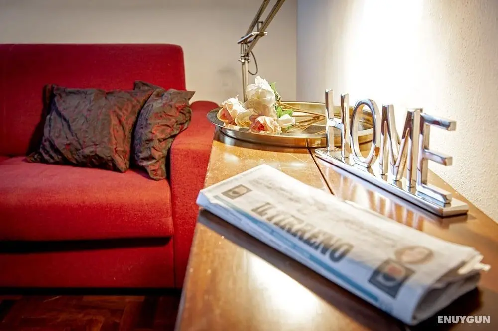 Li-e625-pipa16a1 - The Journalist House - Oda