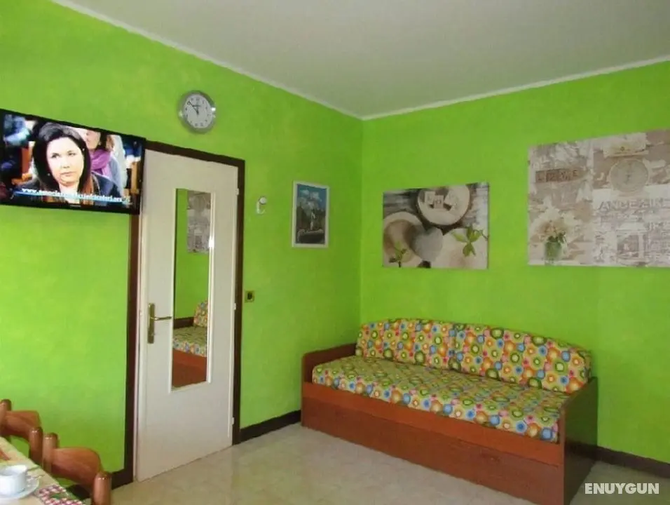 Lido Dei Pini Near Beach And Shopping Street - Oda