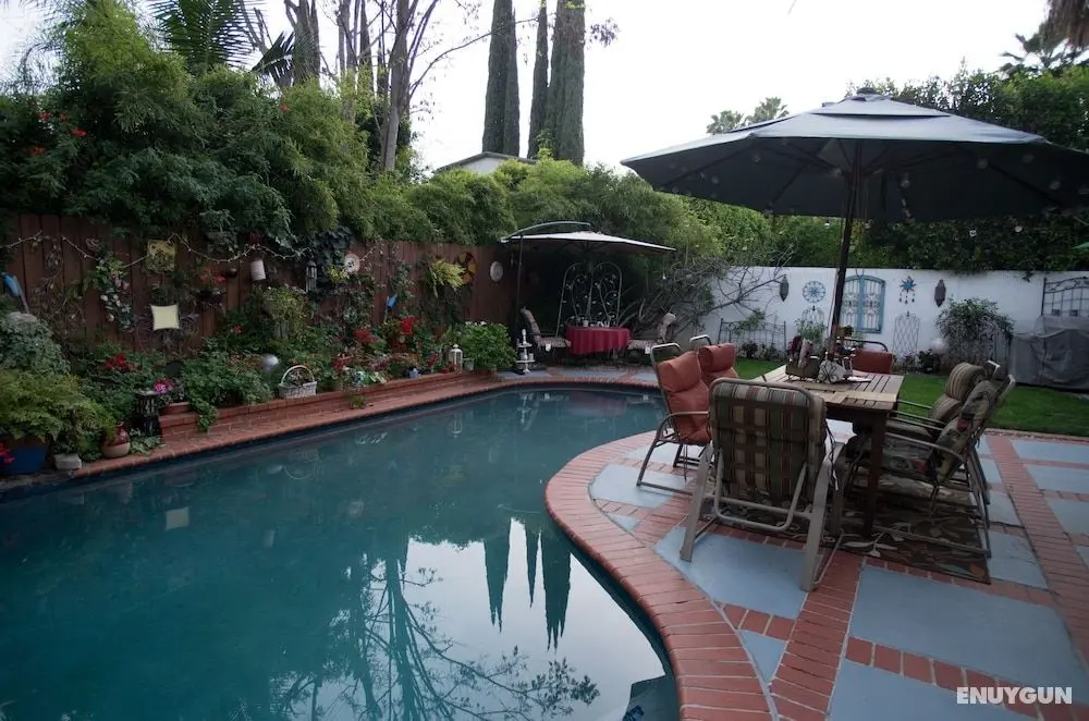 Life is Good Bed and Breakfast - Havuz