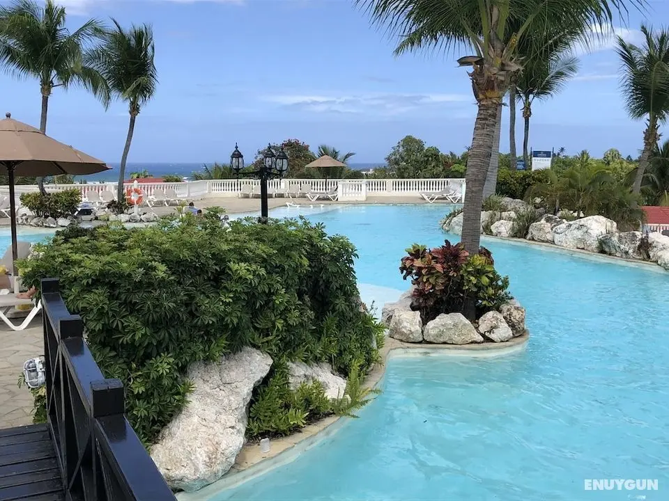 Lifestyle Kosher Crown Suites - Havuz