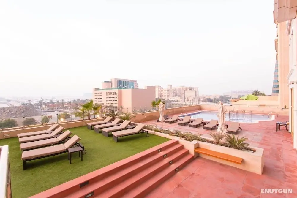 Light & Contemporary 1BR in Marina - Sea Views! - İç Mekan