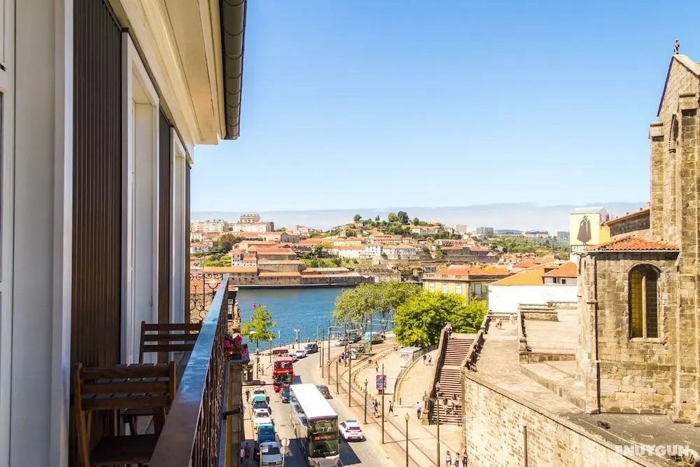 Liiiving Porto Ribeira Boutique Apartment - Konum Öne Çıkanlar