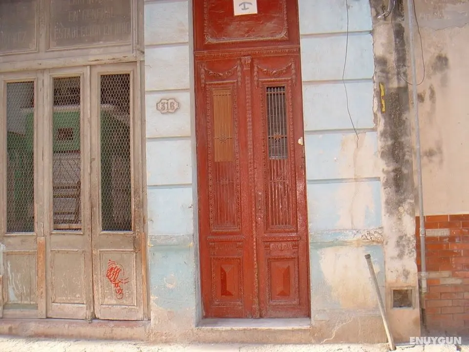 Lilú in family at Old Havana - Öne Çıkan Resim