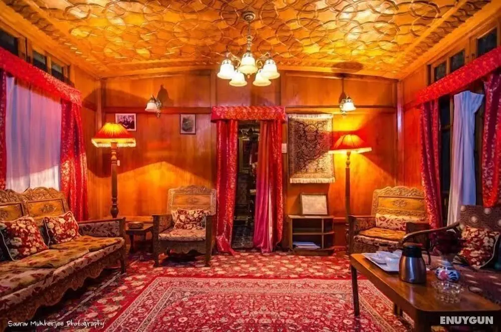 Lily of Nageen - Öne Çıkan Resim