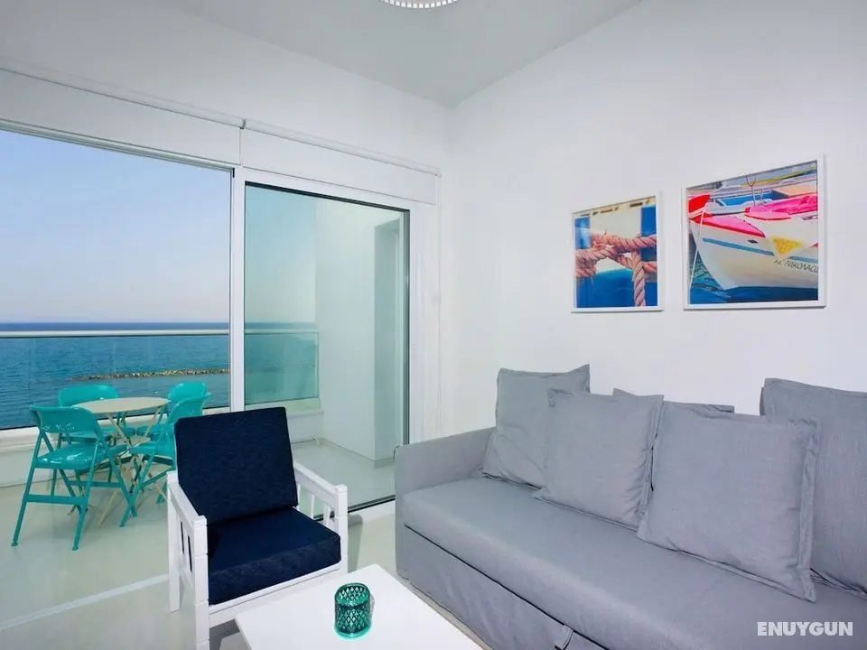 Limassol on the Beach Apartment - Öne Çıkan Resim