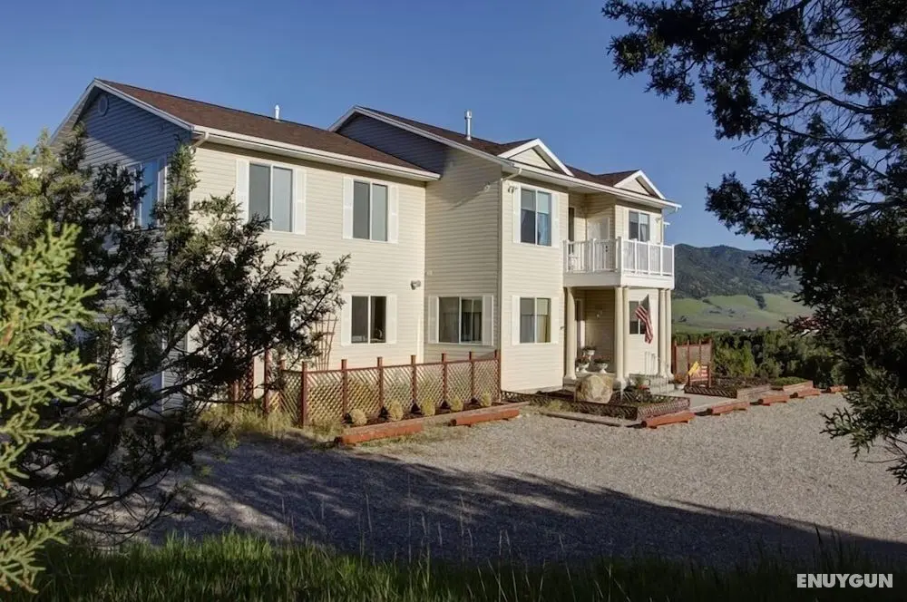 Lions Gate Manor B&B - Dış Mekan