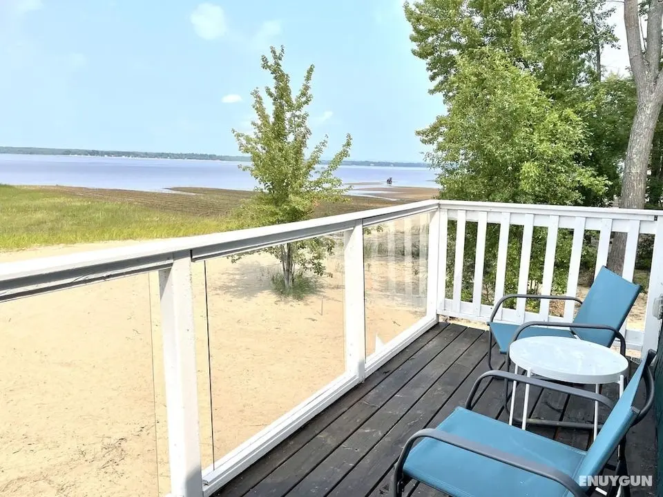 The Little Blue Beach House, A Dream Cottage - Dış Mekan