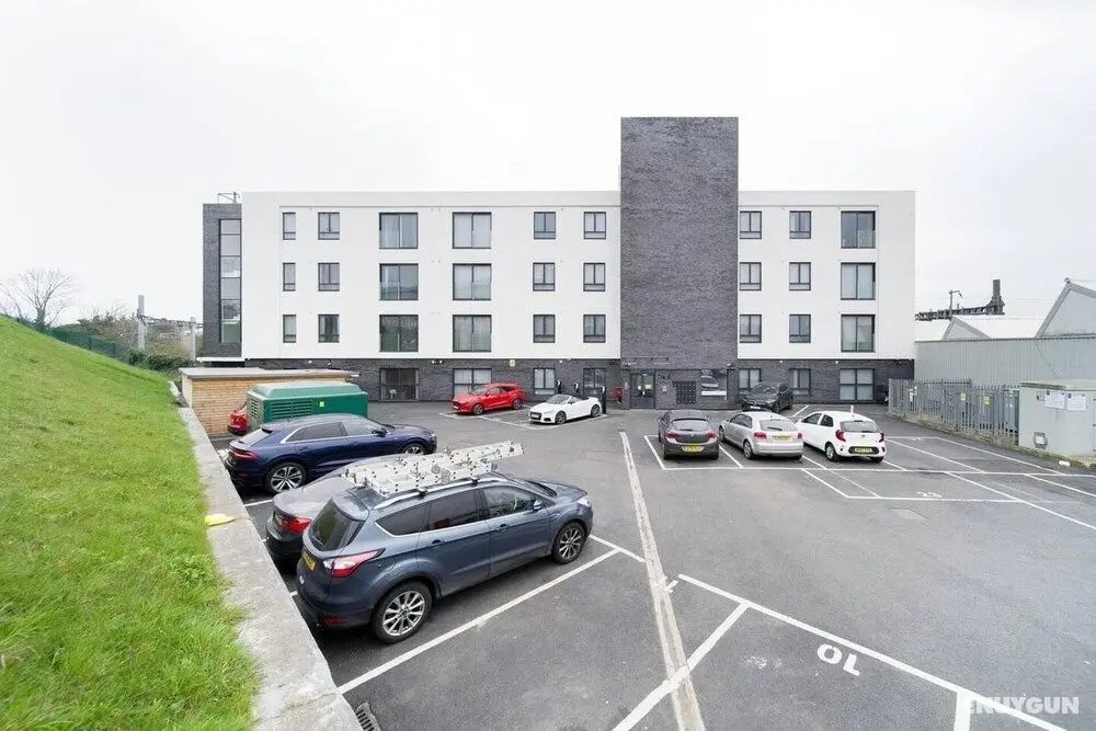 Livestay - Luxury 2bed Apartment With Free Parking - Otopark